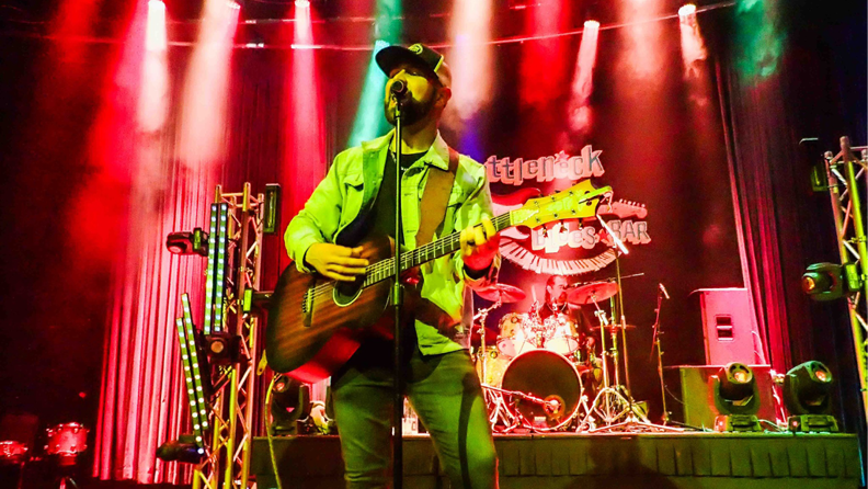 chad perry header